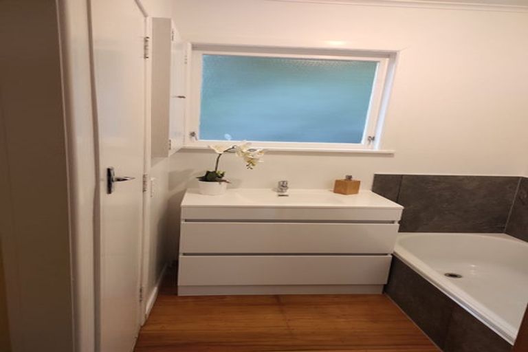 Photo of property in 138 Kitchener Road, Pukekohe, 2120