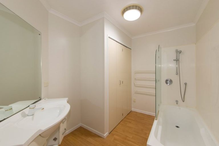 Photo of property in 3/17 Harbour View Road, Te Atatu Peninsula, Auckland, 0610