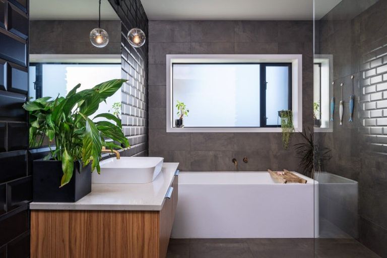 Photo of property in 5 Bull Ridge, Wanaka, 9305