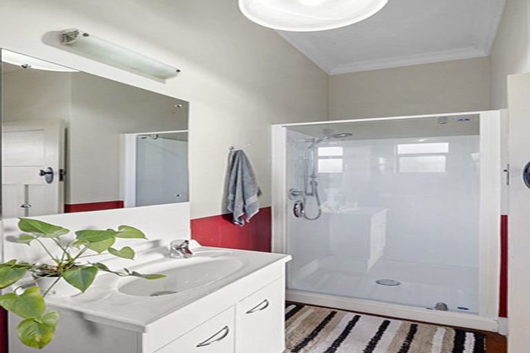 Photo of property in 376 Tukapa Street, Hurdon, New Plymouth, 4310