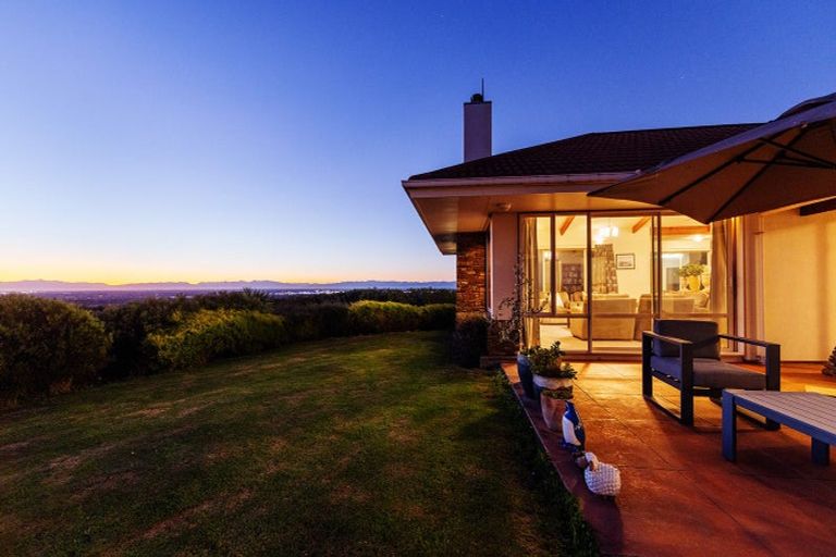 Photo of property in 1 Watlings Place, Kennedys Bush, Christchurch, 8025