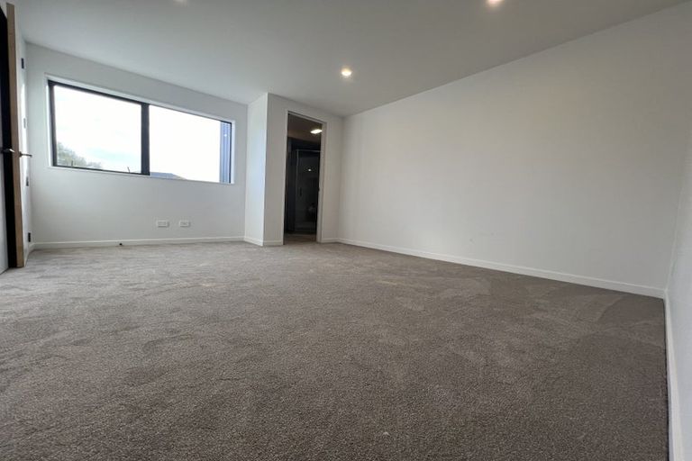 Photo of property in 35 Meadway, Sunnyhills, Auckland, 2010