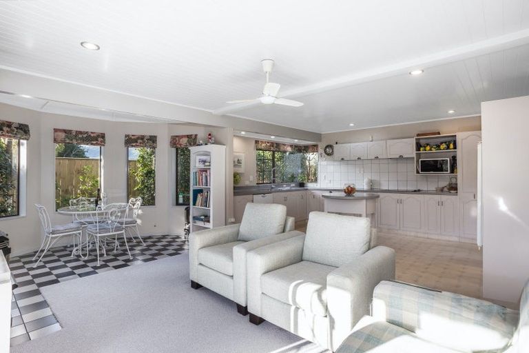 Photo of property in 23 Rawene Street, Waikanae, 5036