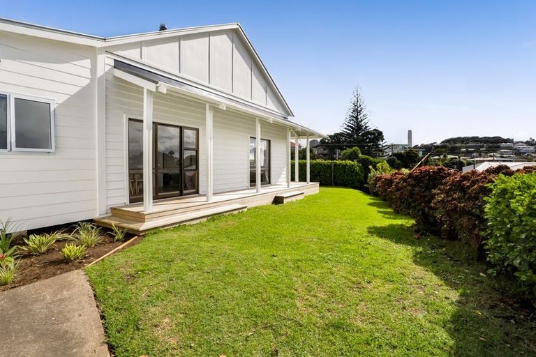 Photo of property in 15e Rospeath Crescent, Spotswood, New Plymouth, 4310
