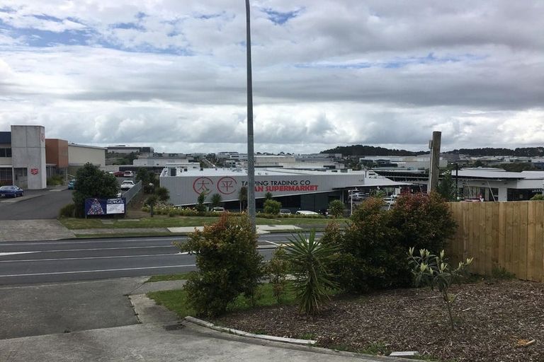 Photo of property in 87 Rosedale Road, Pinehill, Auckland, 0632