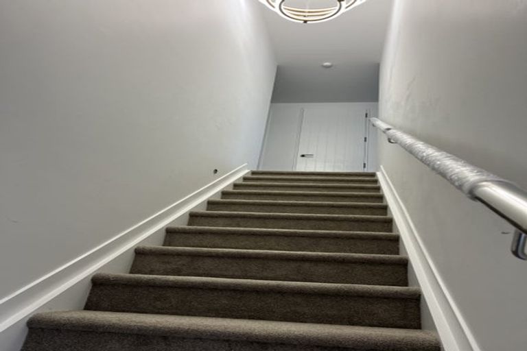 Photo of property in 35 Meadway, Sunnyhills, Auckland, 2010