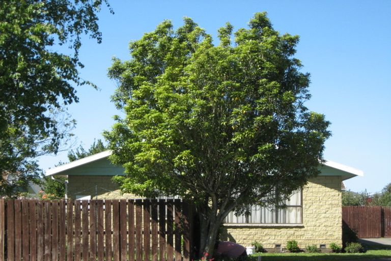 Photo of property in 2/72 Solomon Avenue, Redwood, Christchurch, 8051