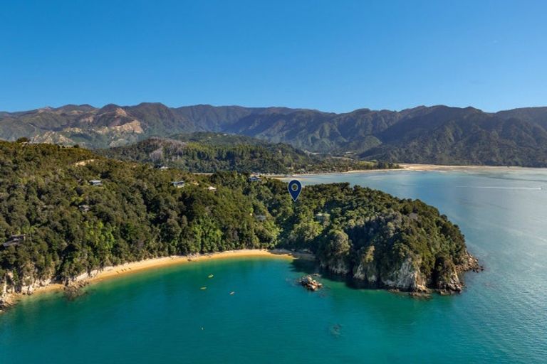 Photo of property in 180 Tokongawa Drive, Kaiteriteri, Motueka, 7197