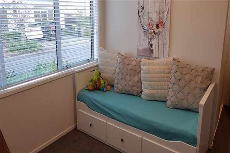 Photo of property in 7 Touhou Road, Hobsonville, Auckland, 0618