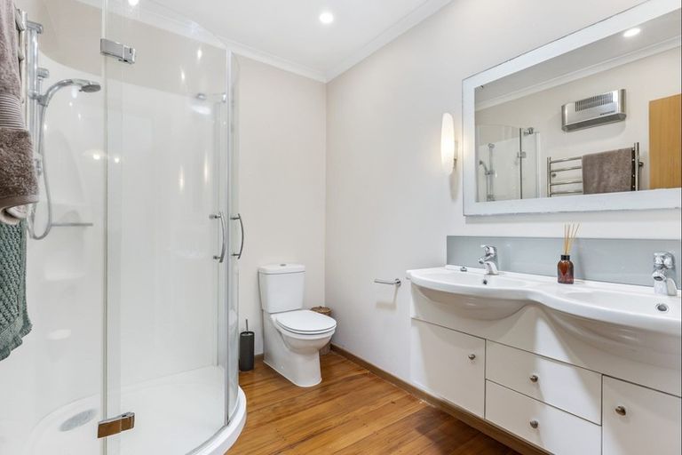 Photo of property in 15 Fraser Road, Papatoetoe, Auckland, 2025