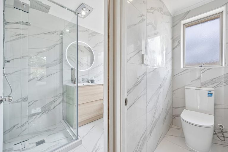 Photo of property in 23 Piriti Place, Weymouth, Auckland, 2103