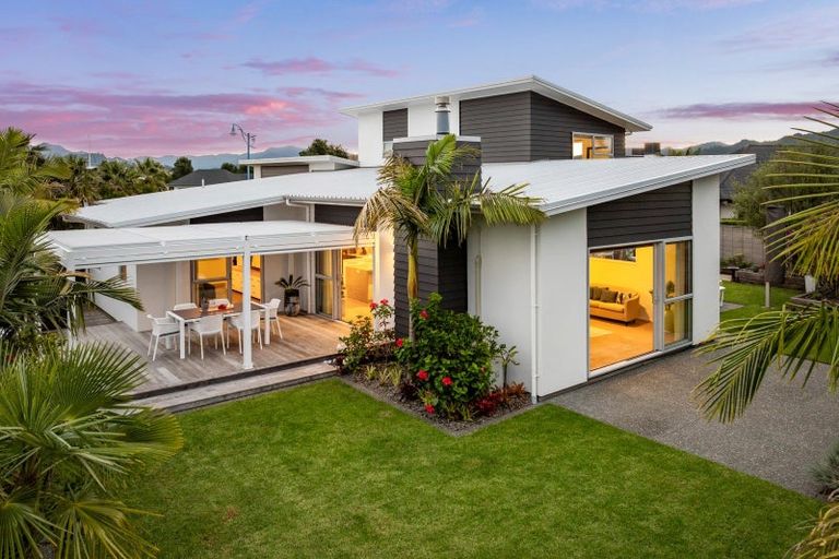 Photo of property in 26 Waitotara Way, Whitianga, 3510