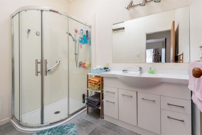 Photo of property in 25 Jandell Crescent, Bucklands Beach, Auckland, 2014
