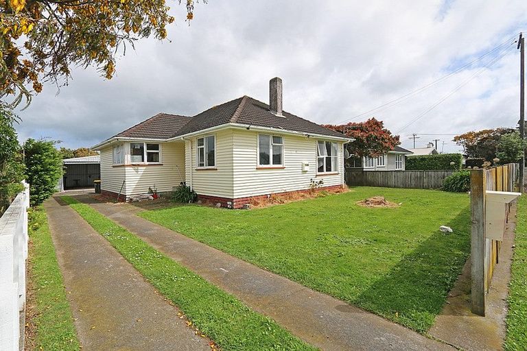 Photo of property in 47 Reid Avenue, Hawera, 4610