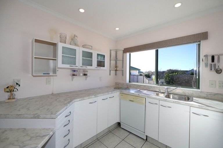 Photo of property in 6a Dules Walk, Taradale, Napier, 4112