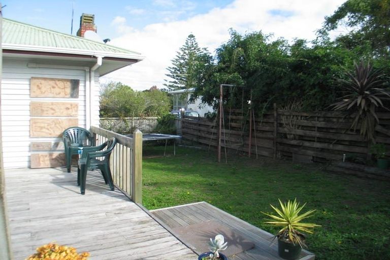 Photo of property in 65 Pomaria Road, Henderson, Auckland, 0610