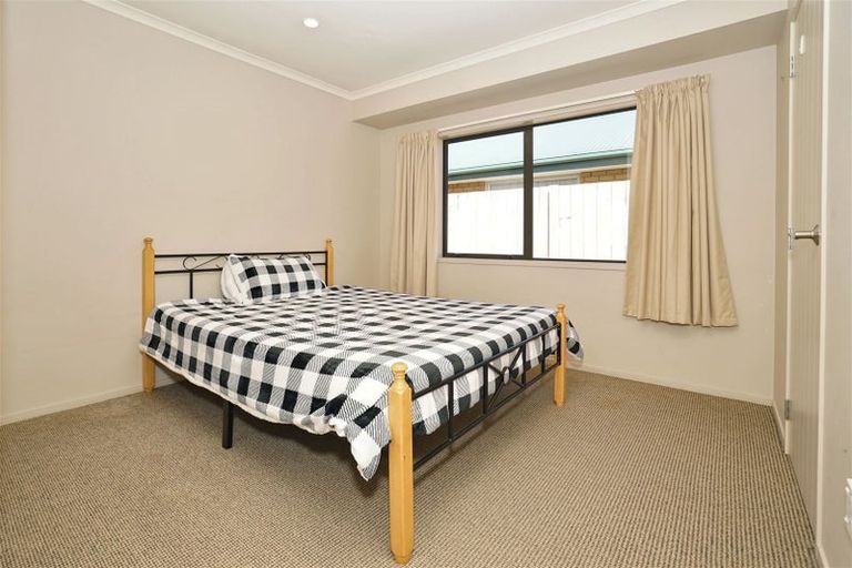 Photo of property in 33 Ravenscourt Place, Huntington, Hamilton, 3210