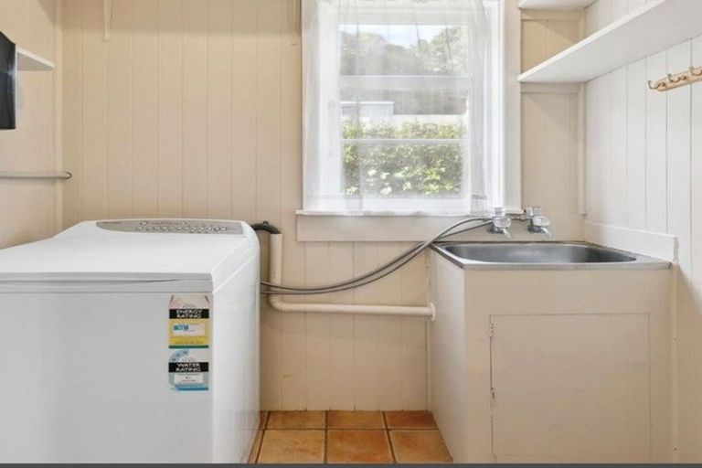 Photo of property in 16 Athens Street, Miramar, Wellington, 6022