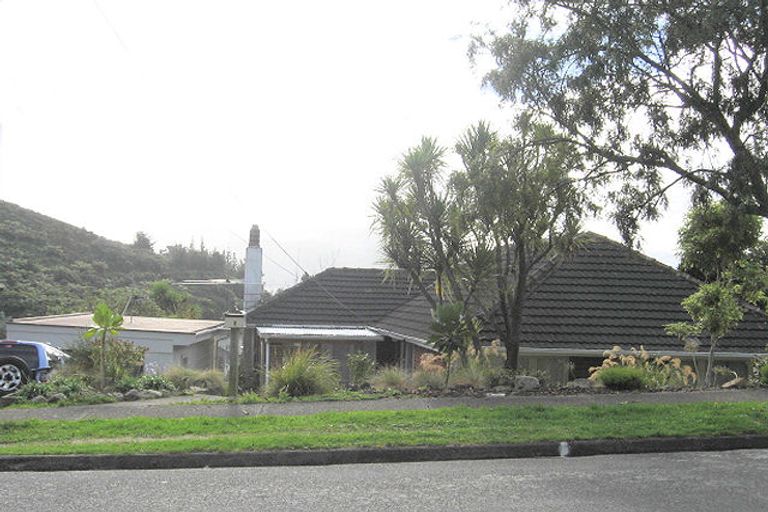 Photo of property in 6 Holmes Grove, Naenae, Lower Hutt, 5011