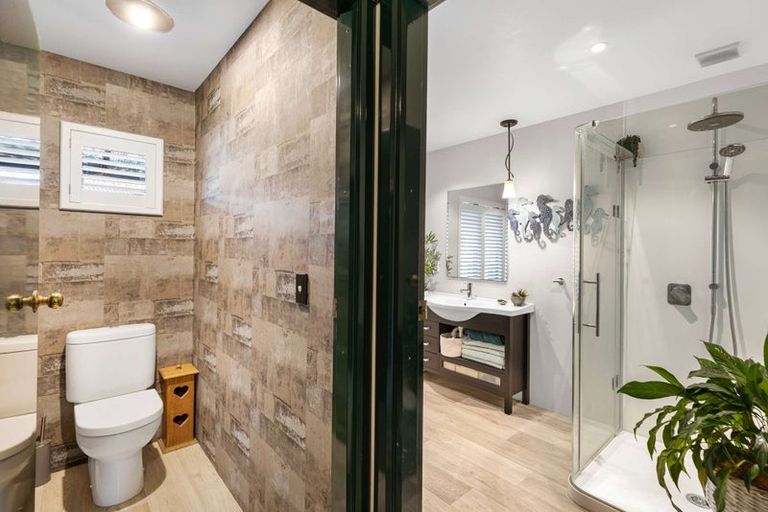 Photo of property in 1 Strachan Way, Highbury, Palmerston North, 4412