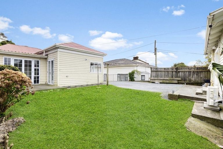 Photo of property in 31 Todman Street, Brooklyn, Wellington, 6021