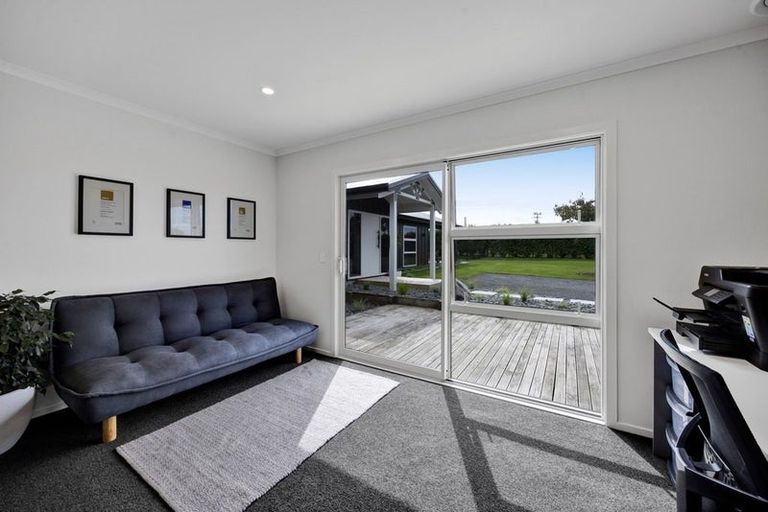 Photo of property in 423 Cardiff Road, Pembroke, Stratford, 4391