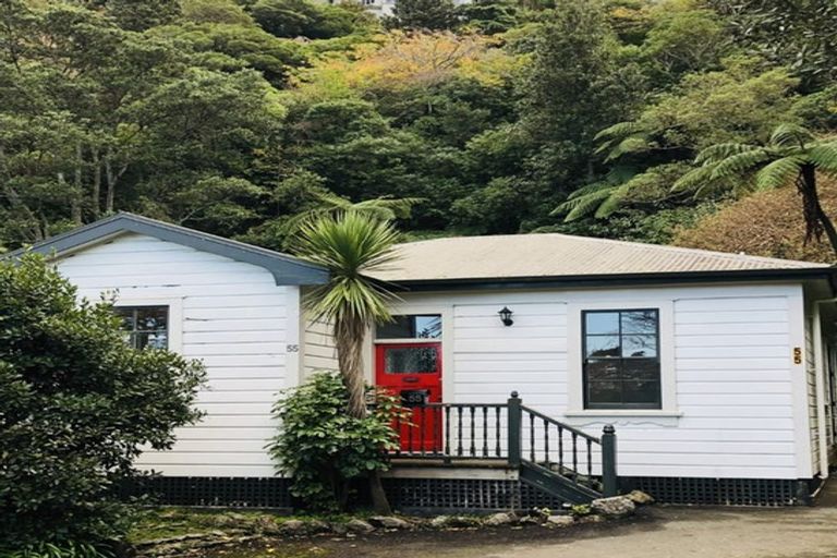 Photo of property in 55 Garden Road, Northland, Wellington, 6012