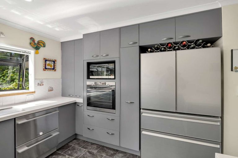 Photo of property in 11 North Way, Titirangi, Auckland, 0604