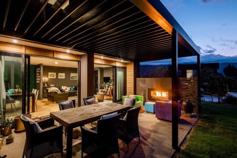 Photo of property in 4 Kapuka Lane, Wanaka, 9305