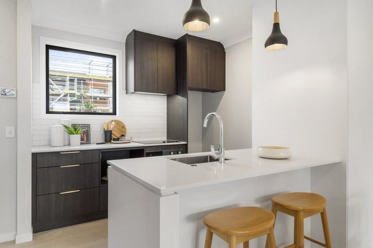 Photo of property in 25 Oyster Drive, Whenuapai, 0618