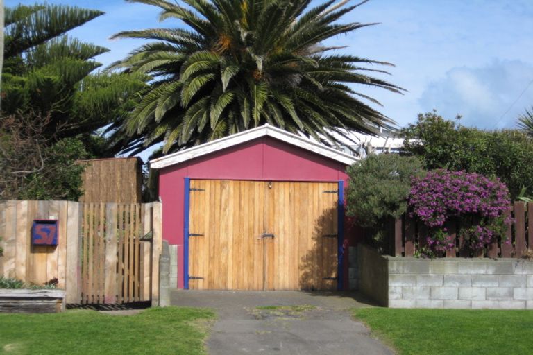 Photo of property in 57 Matai Street, Castlecliff, Whanganui, 4501