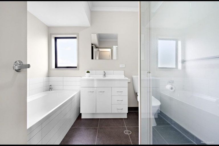 Photo of property in St Claire Village, 44/172 Mcleod Road, Te Atatu South, Auckland, 0610