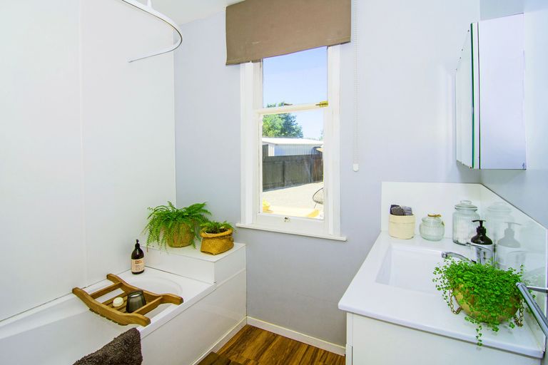 Photo of property in 64 Lincoln Road, Masterton, 5810