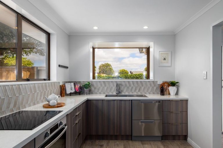 Photo of property in 51 Arcon Drive, Broomfield, Christchurch, 8042