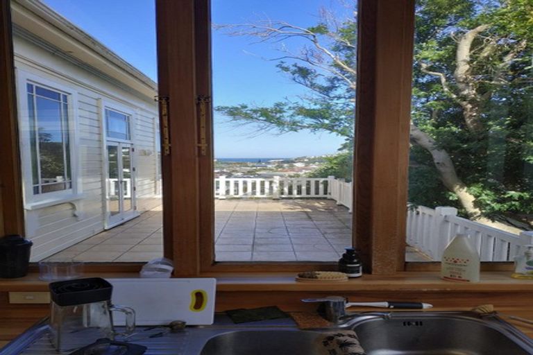 Photo of property in 133 Eden Street, Island Bay, Wellington, 6023