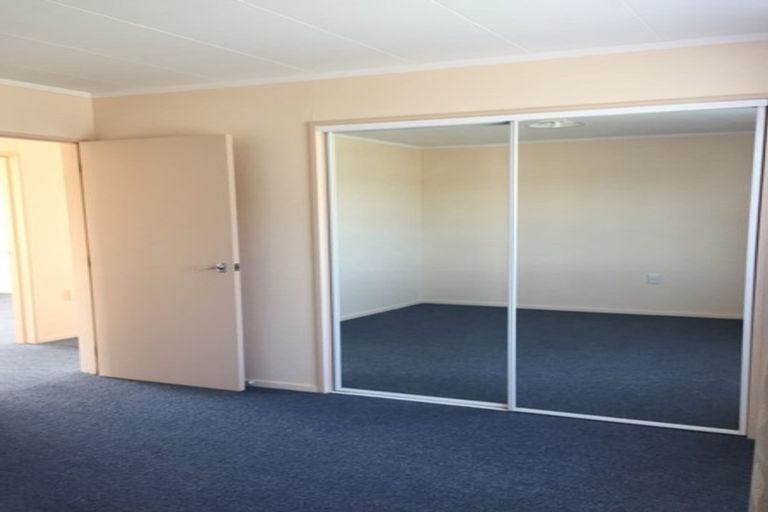 Photo of property in 37 Porritt Place, Waipukurau, 4200