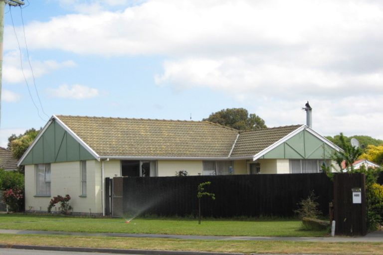 Photo of property in 482 Mairehau Road, Parklands, Christchurch, 8083