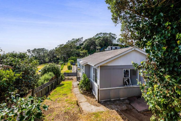 Photo of property in 54 Pioneer Road, Moturoa, New Plymouth, 4310