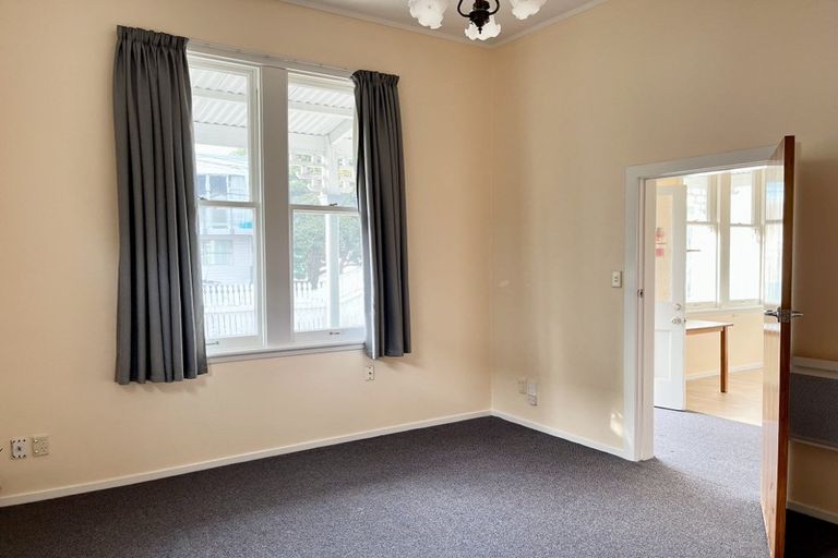 Photo of property in 186 Tasman Street, Mount Cook, Wellington, 6021