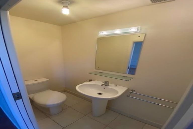 Photo of property in 2u1 King Street, Mount Cook, Wellington, 6021