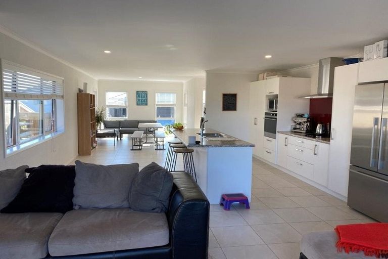Photo of property in 28 Sabre Street, Papamoa Beach, Papamoa, 3118