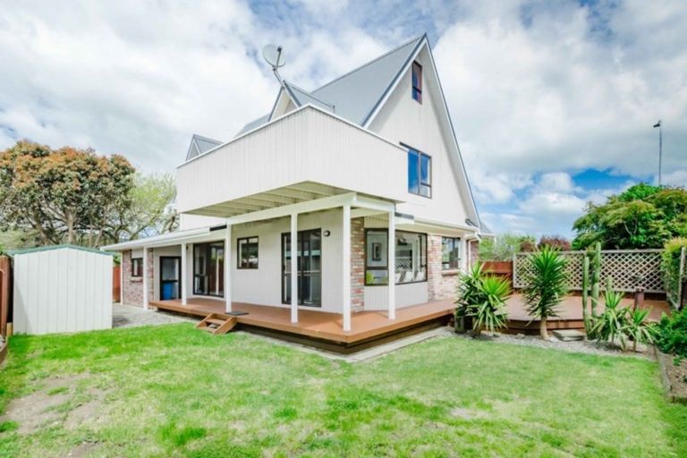 Photo of property in 69 Mazengarb Road, Paraparaumu Beach, Paraparaumu, 5032