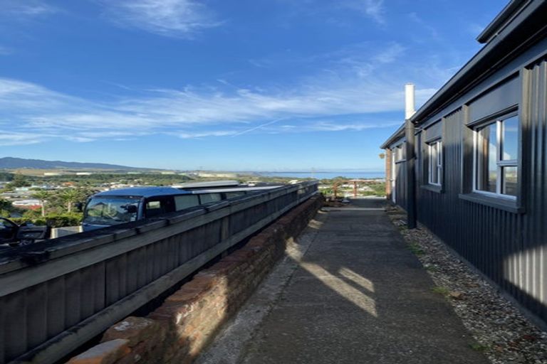 Photo of property in 12 Scott Street, Moturoa, New Plymouth, 4310