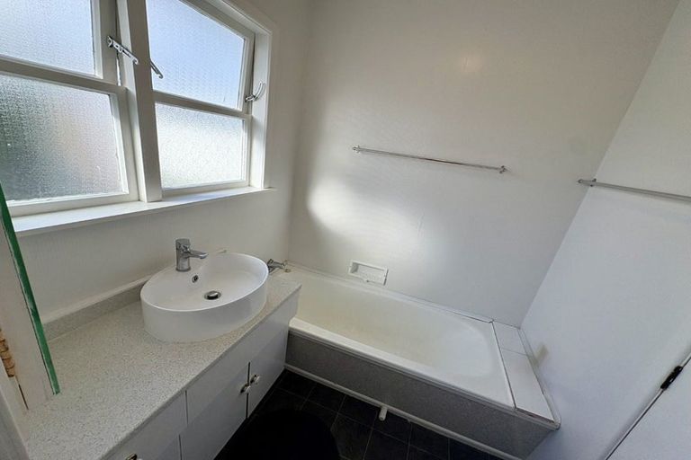 Photo of property in 17 Bedford Grove, Kelson, Lower Hutt, 5010