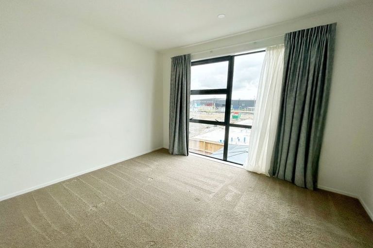 Photo of property in 13 Landing Path Drive, Hobsonville, Auckland, 0616