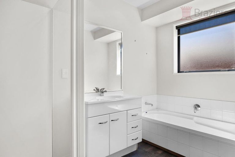 Photo of property in 112 Lowes Road, Rolleston, 7614