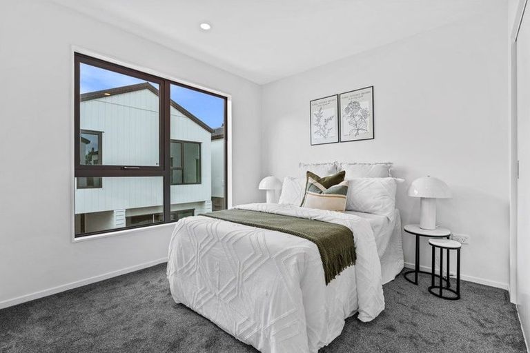 Photo of property in 56 Oreil Avenue, West Harbour, Auckland, 0618