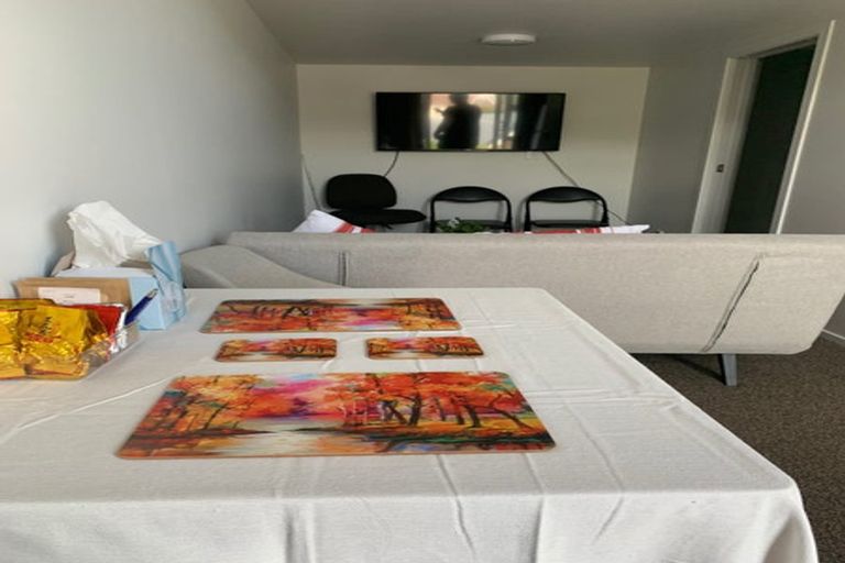 Photo of property in 8 Kopiko Way, Brooklyn, Wellington, 6021