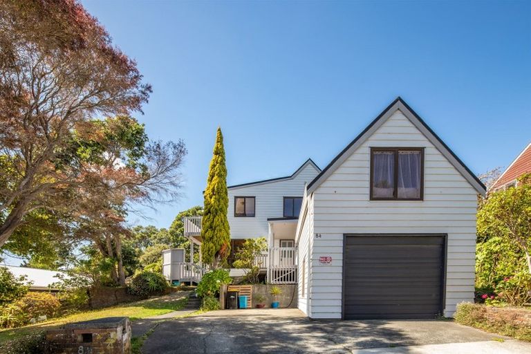 Photo of property in 84 Churton Drive, Churton Park, Wellington, 6037