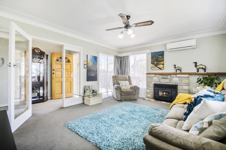 Photo of property in 20 Peachgrove Road, Te Atatu Peninsula, Auckland, 0610